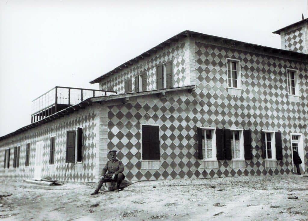 A physician of the Dutch mission at the beach hotel in Vlorë