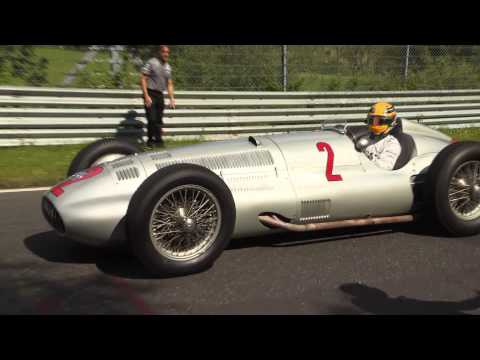 Historische Silberpfeile auf der Nordschleife des Nürburgrings