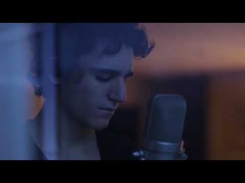 Tamino - Smile (Cabin Sessions 5/5)