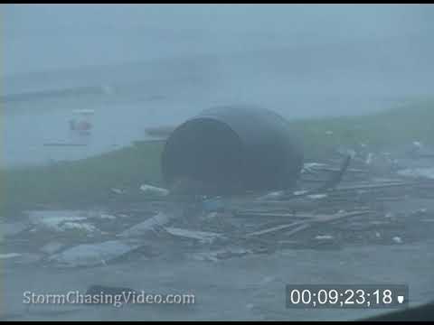 Hurricane Katrina makes landfall