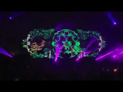 R-Alien performing at the festival