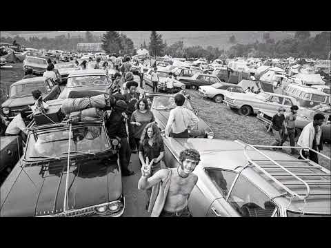 Stage Announcements Around the Jefferson Airplane Set