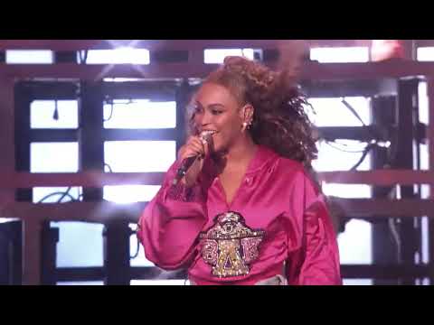Beyoncé - Bow Down (Homecoming) [LIVE]