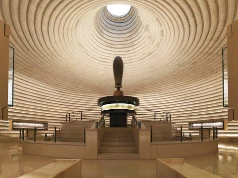 From Qumran to Jerusalem: The Dead Sea Scrolls - Adolfo Roitman