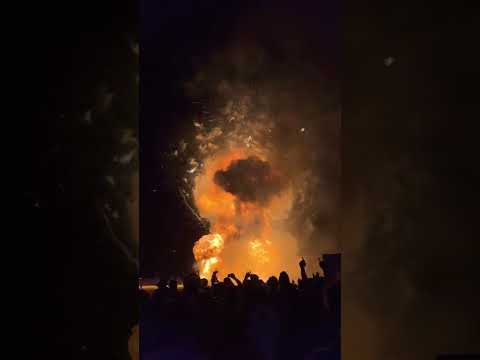 The fireworks and the Man burn - 2022