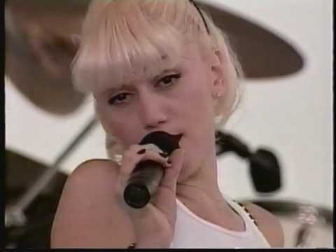 No Doubt plays the beach