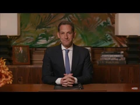 Mayor unveils a budget against an eight hundred million deficit