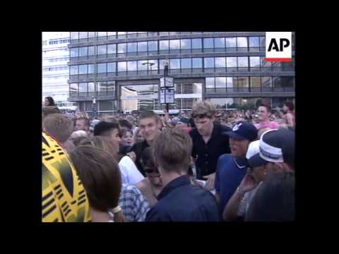 GERMANY: BERLIN: HUGE CROWD GATHERS FOR 9TH ANNUAL LOVE PARADE