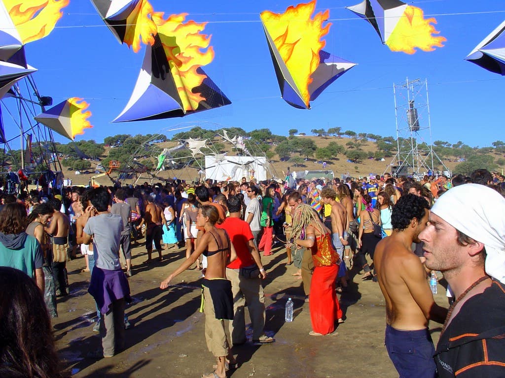 Main dancefloor dome, second view, Boom 2004