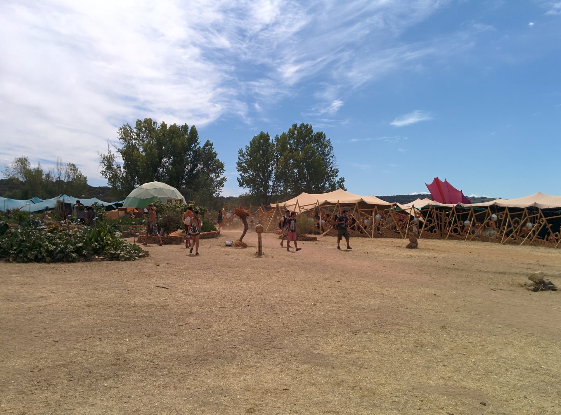 Open ground between the shade structures, Boom 2014