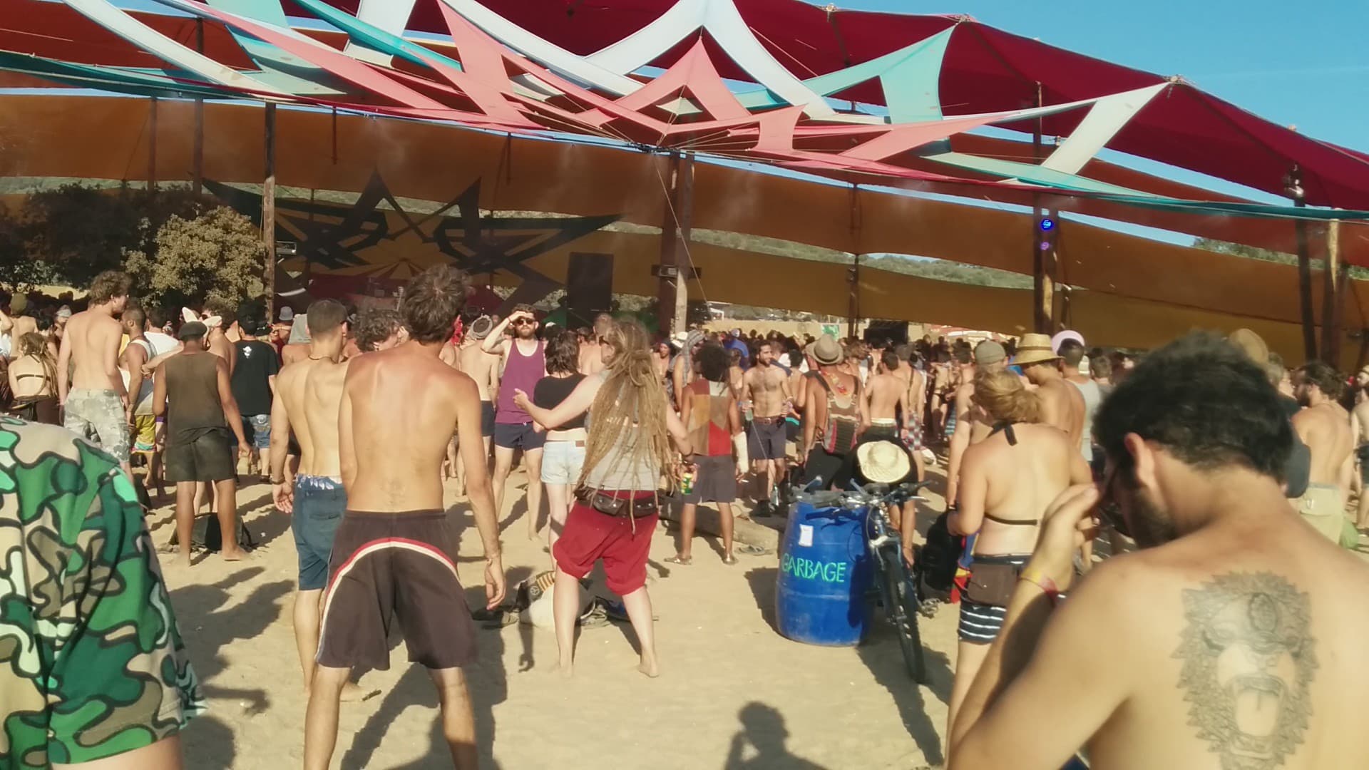 Crowd under the angular shade canopy, Boom 2014