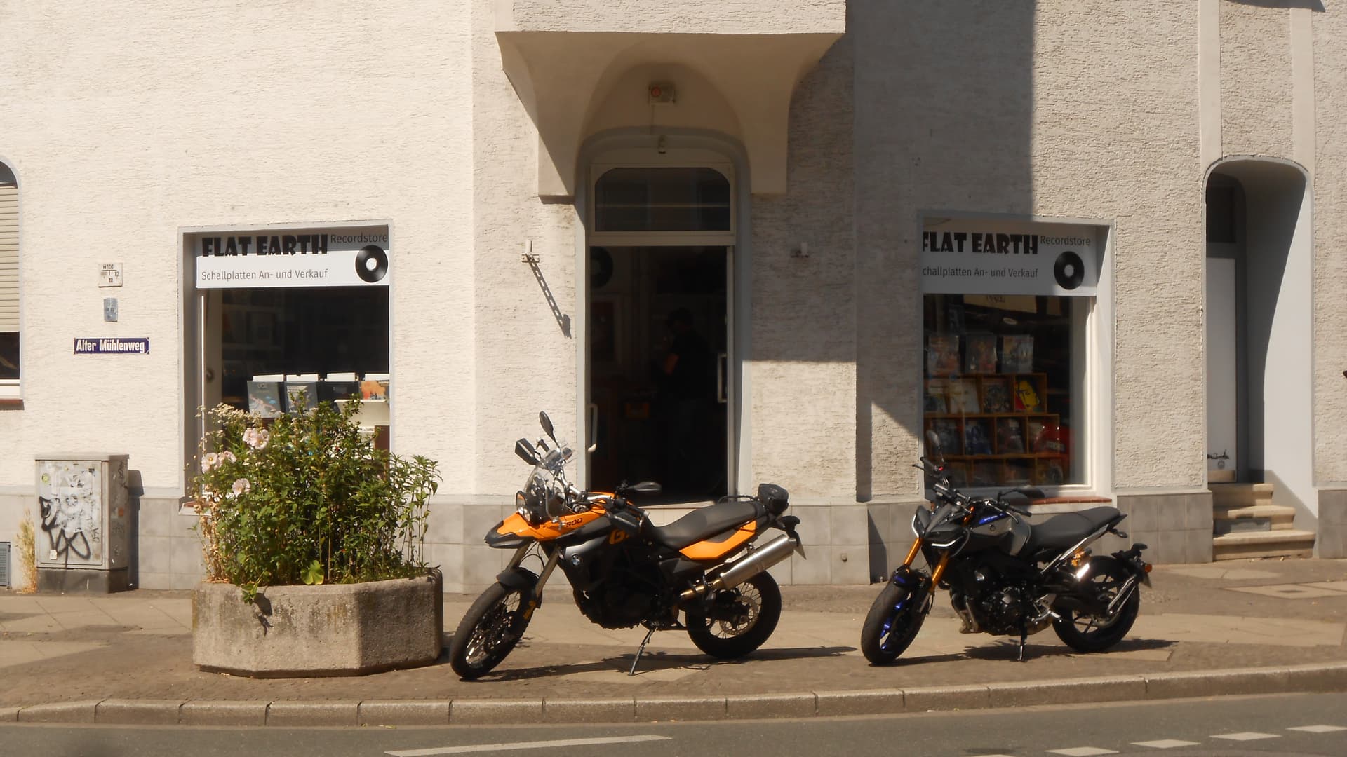 Flat Earth Records, Dortmund 01