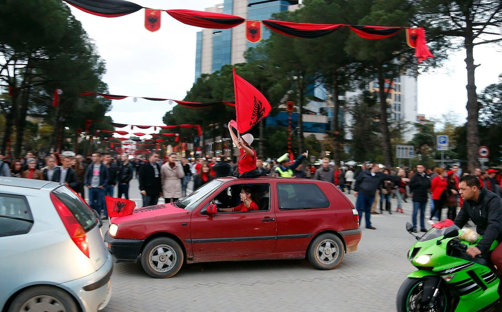 Tirana marks one hundred years of independence