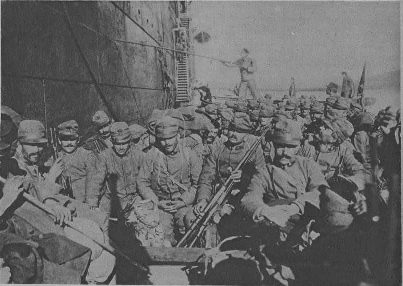 French infantry landing at Vlore, 1916