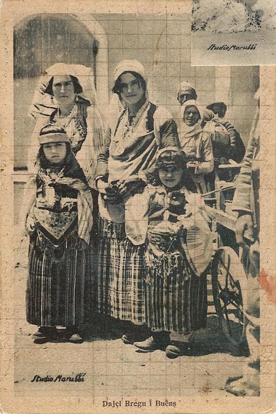 Group of Albanian women and children, Marubi studio