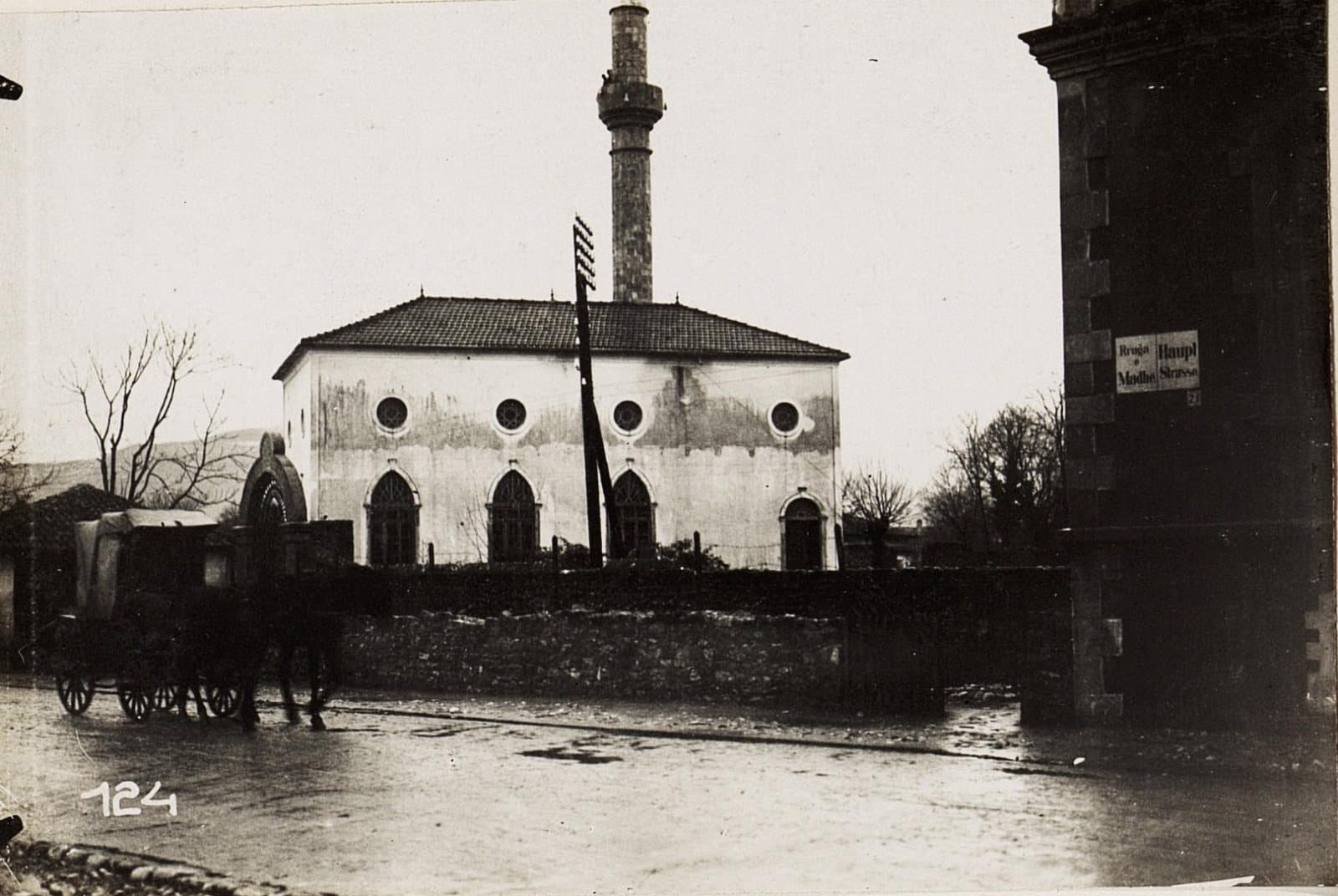 Mosque before the fortress command post