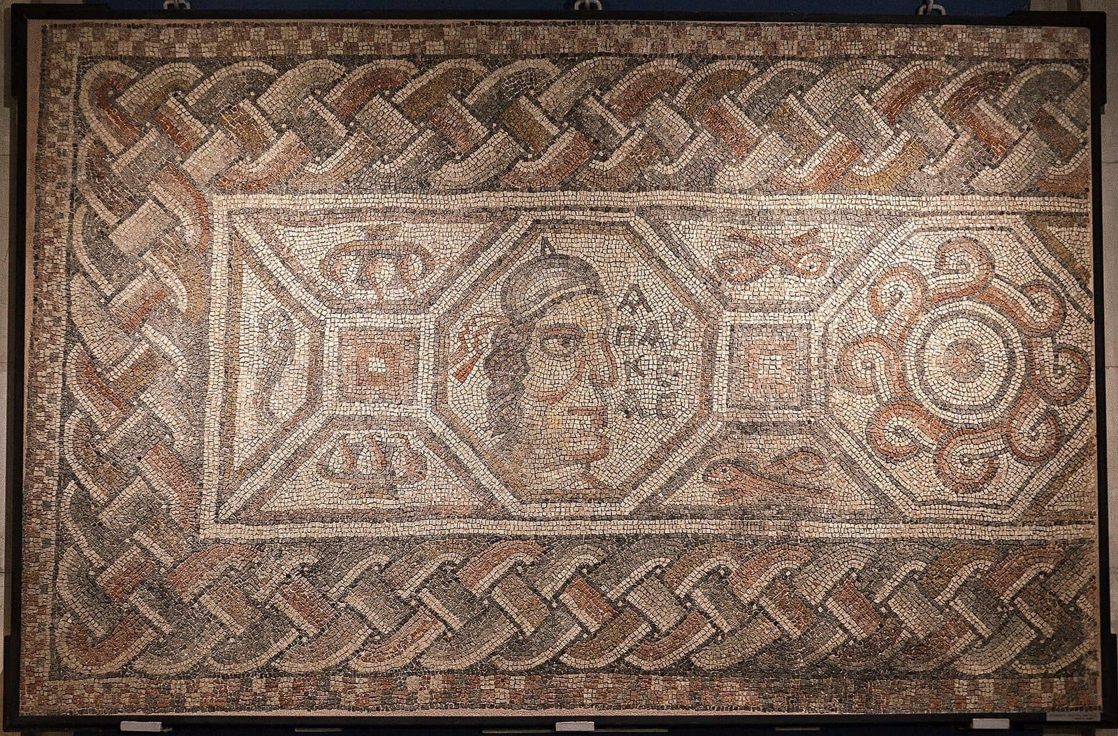 The mosaic of Mesaplik