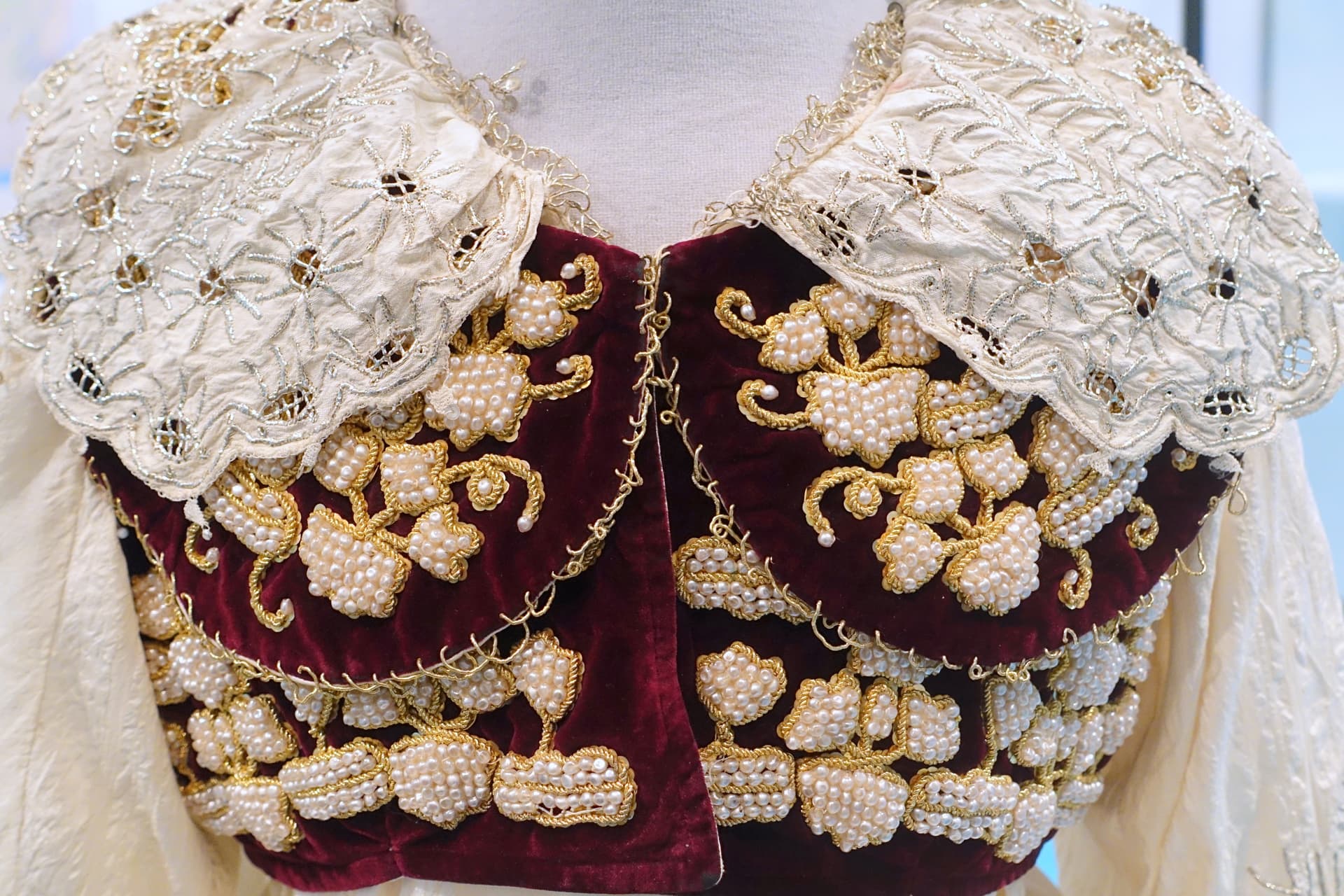 Wedding dress, Kruja, 1930s