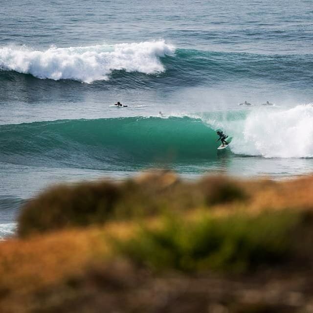Barrel seeking mission complete @agenteighteeneu @boardculturesurf @futuresfins @pocean…