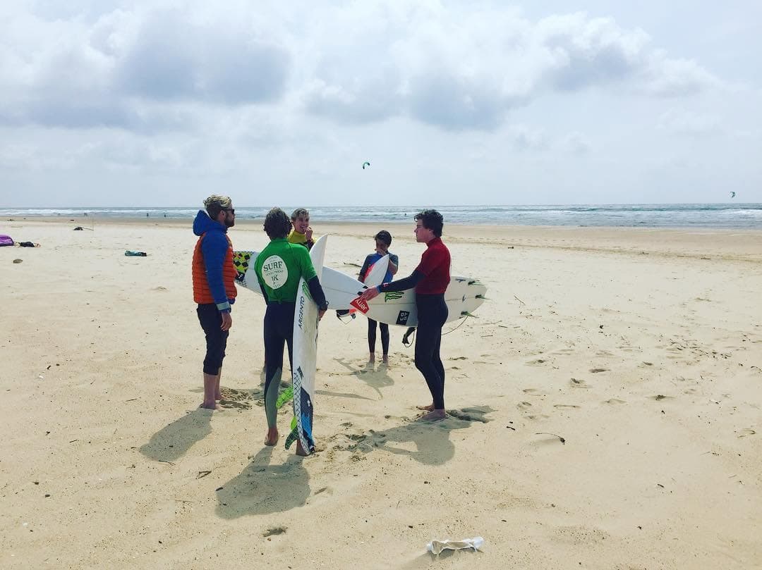 @chrisbrown2607 (@globalboarderssurfco ) giving post heat feedback during squad trainin…