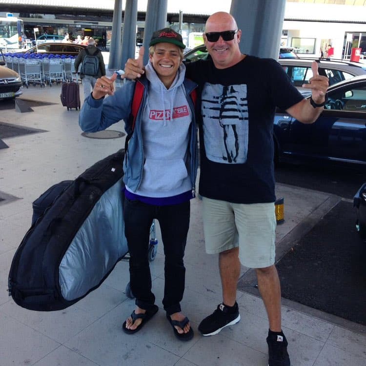 @arran_strong no aeroporto de Lisboa, de partida para o inicio da perna europeia em New…