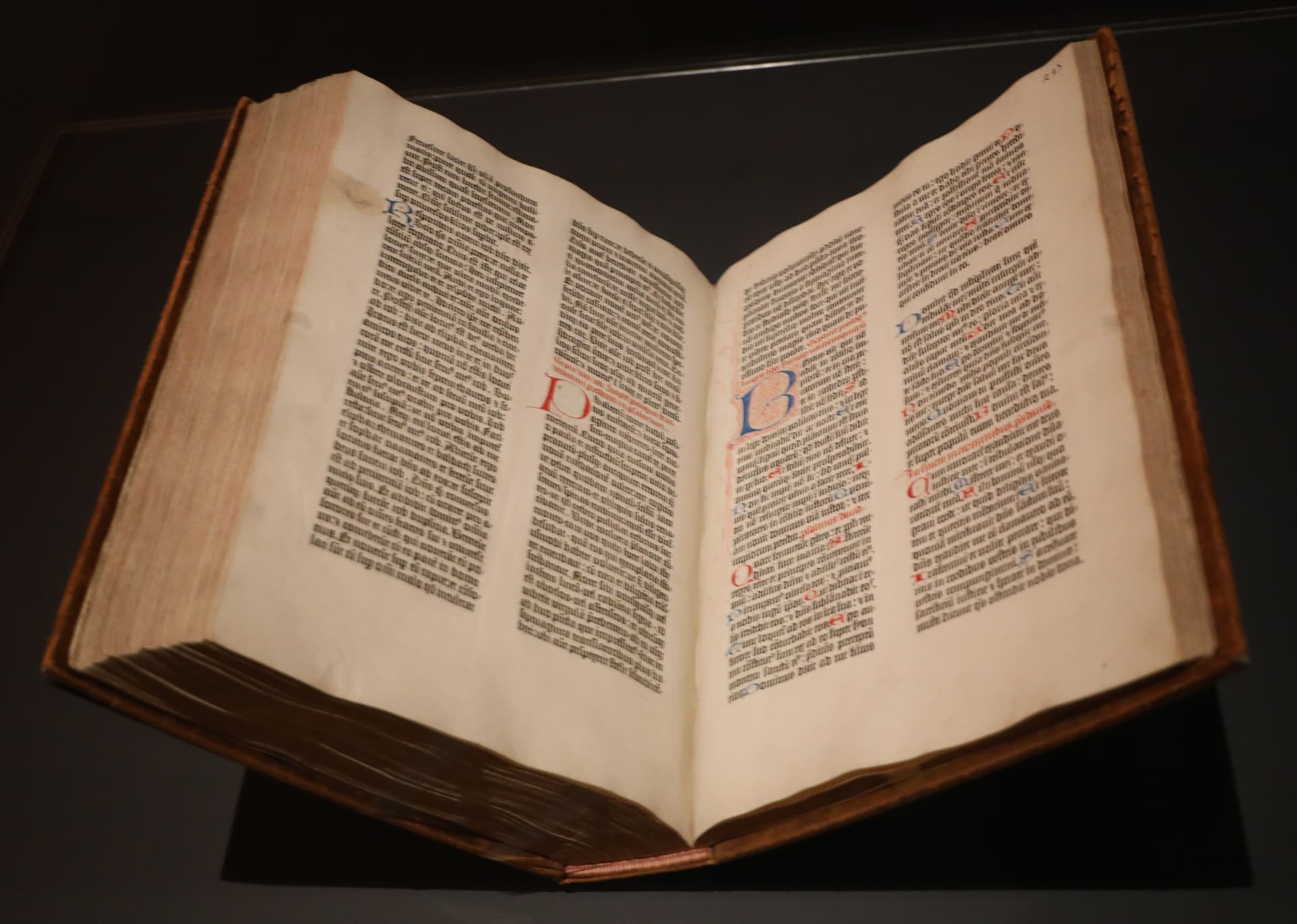 Germania, biblia latina (bibbia di gutenberg), 1455-56 ca. (saint-omer, bibliothèque de l'agglomeration du pay