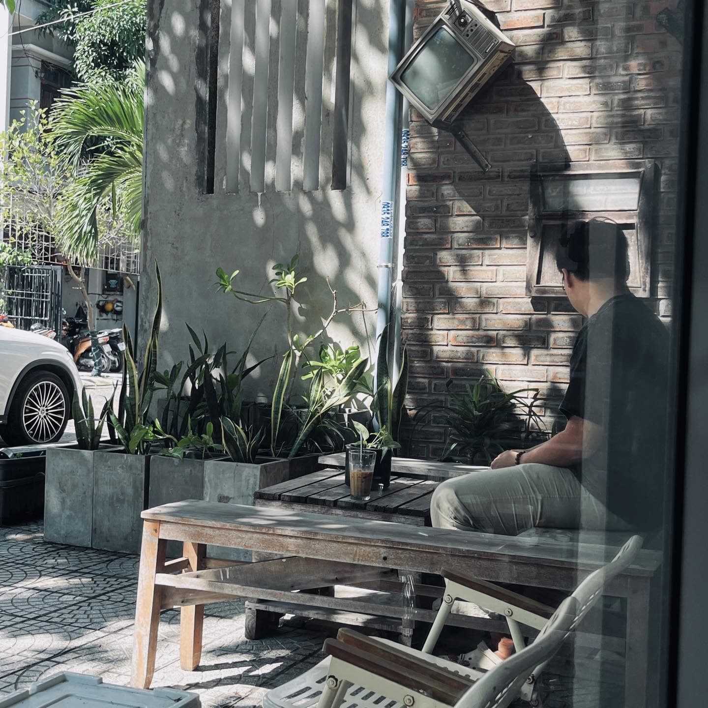 Một tuần mới bắt đầu, nhẹ nhàng và thơm mùi cà phê. (1 of 4)