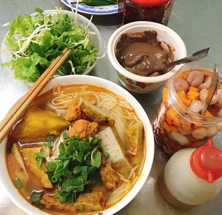 Bun Cha Ca - Vietnamese Fried Fish Cake Noodle Soup