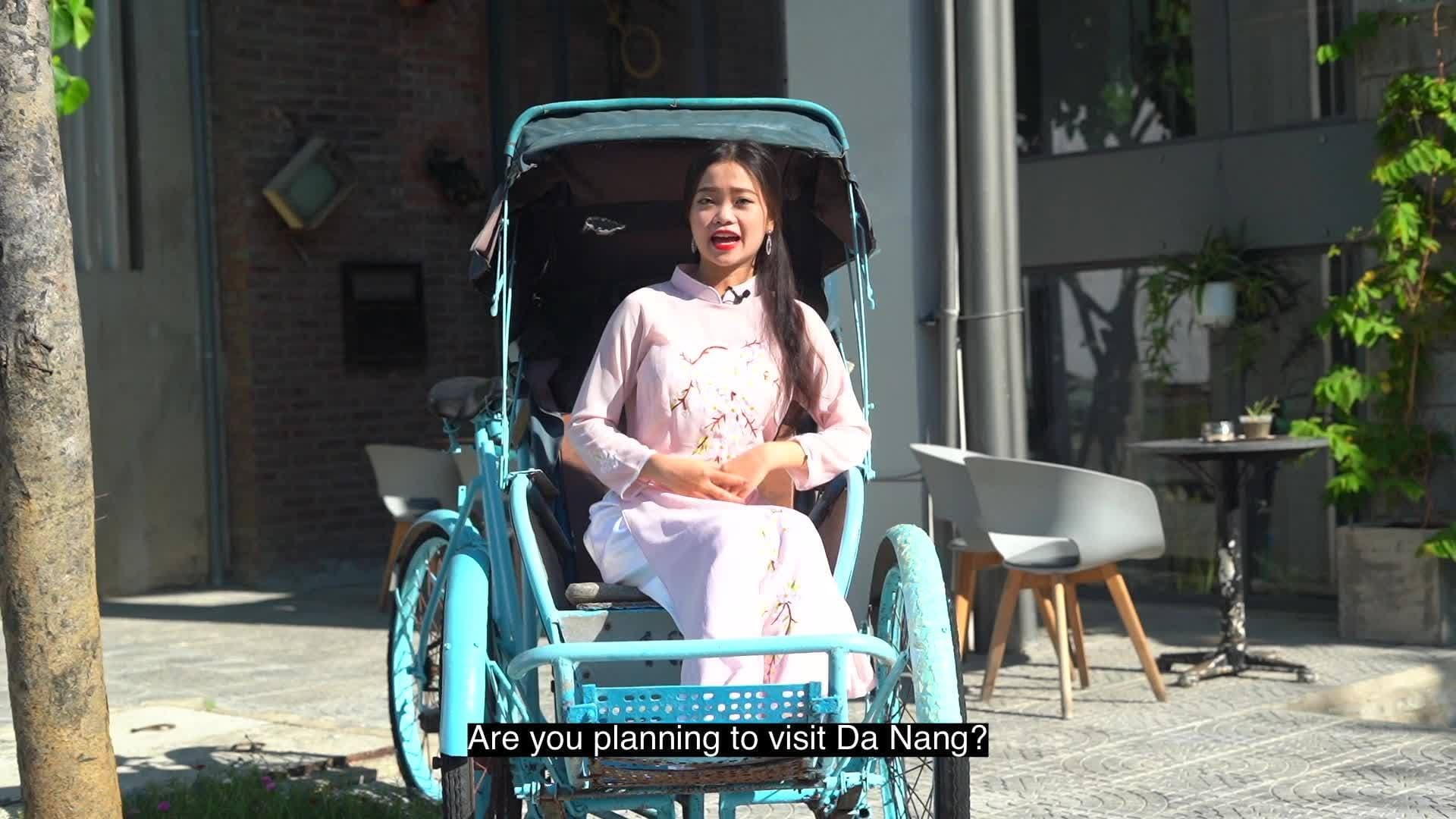 Who does Cooking classes and street food tours in Danang?