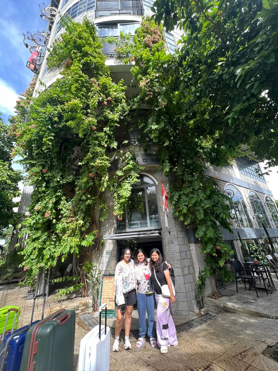 Đủ nắng, hoa sẽ nở 🌹🌹 (1 of 6)