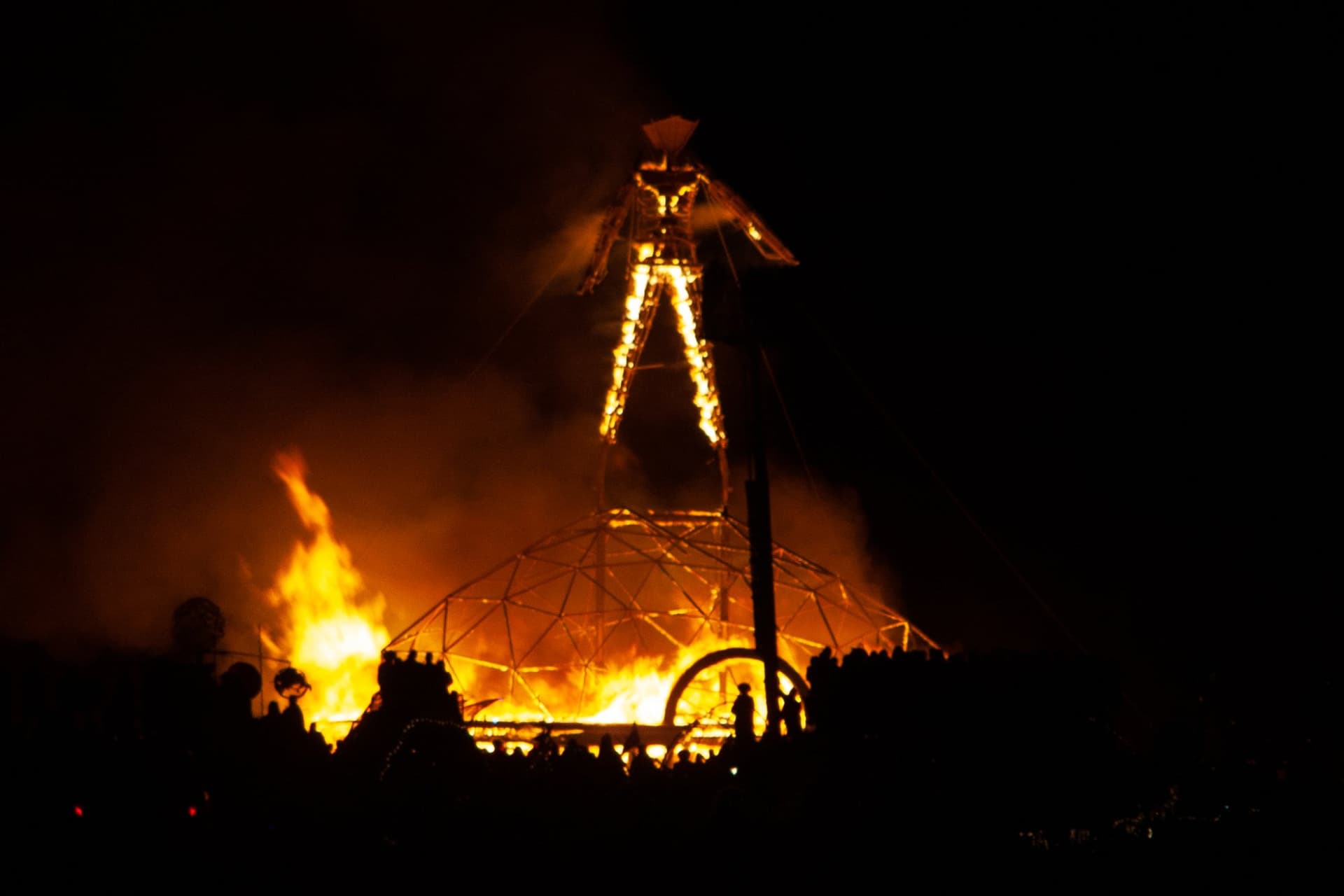 The Observatory burns, 2004 · 3/12