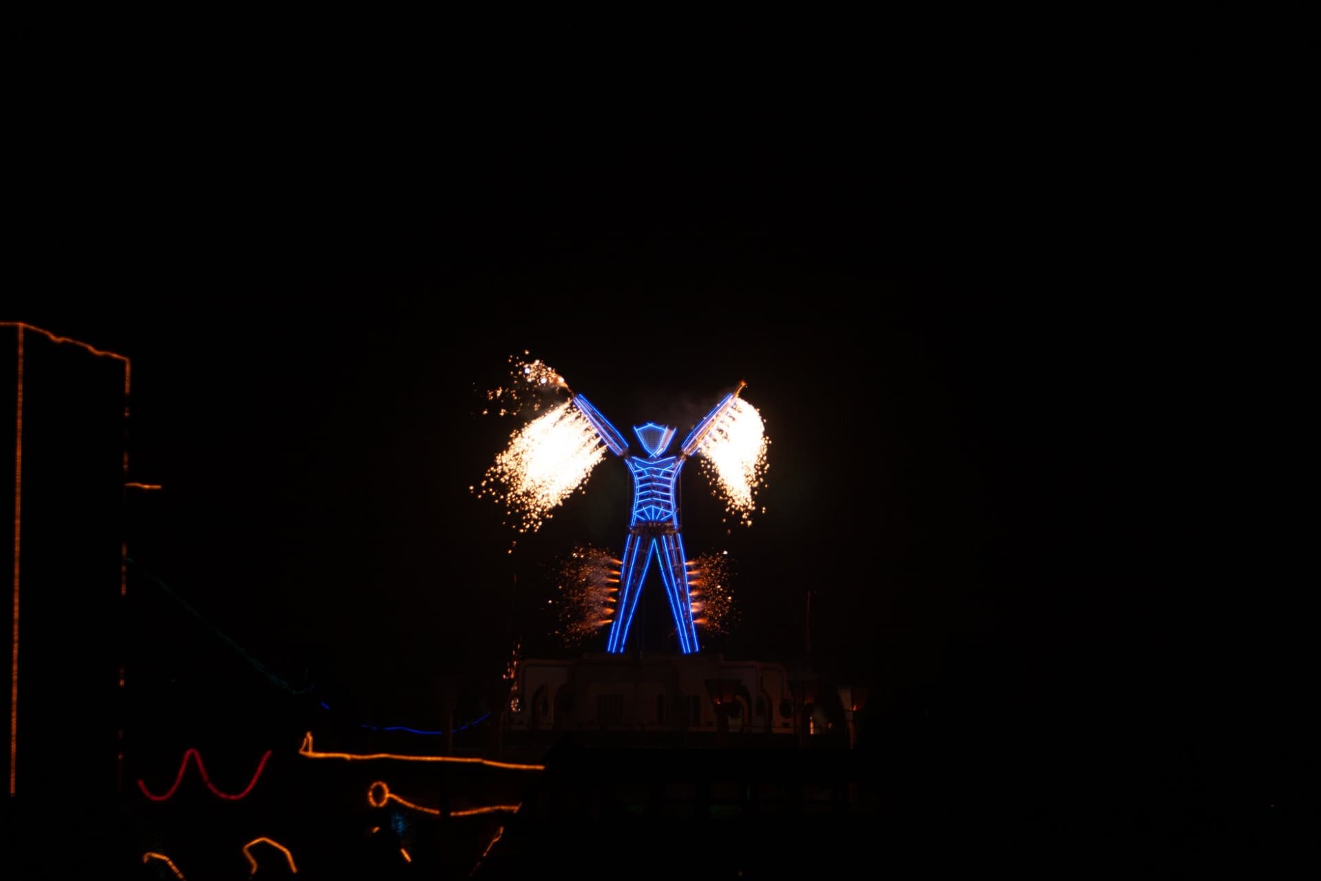 The Man burns with fireworks, 2006 · 3/33