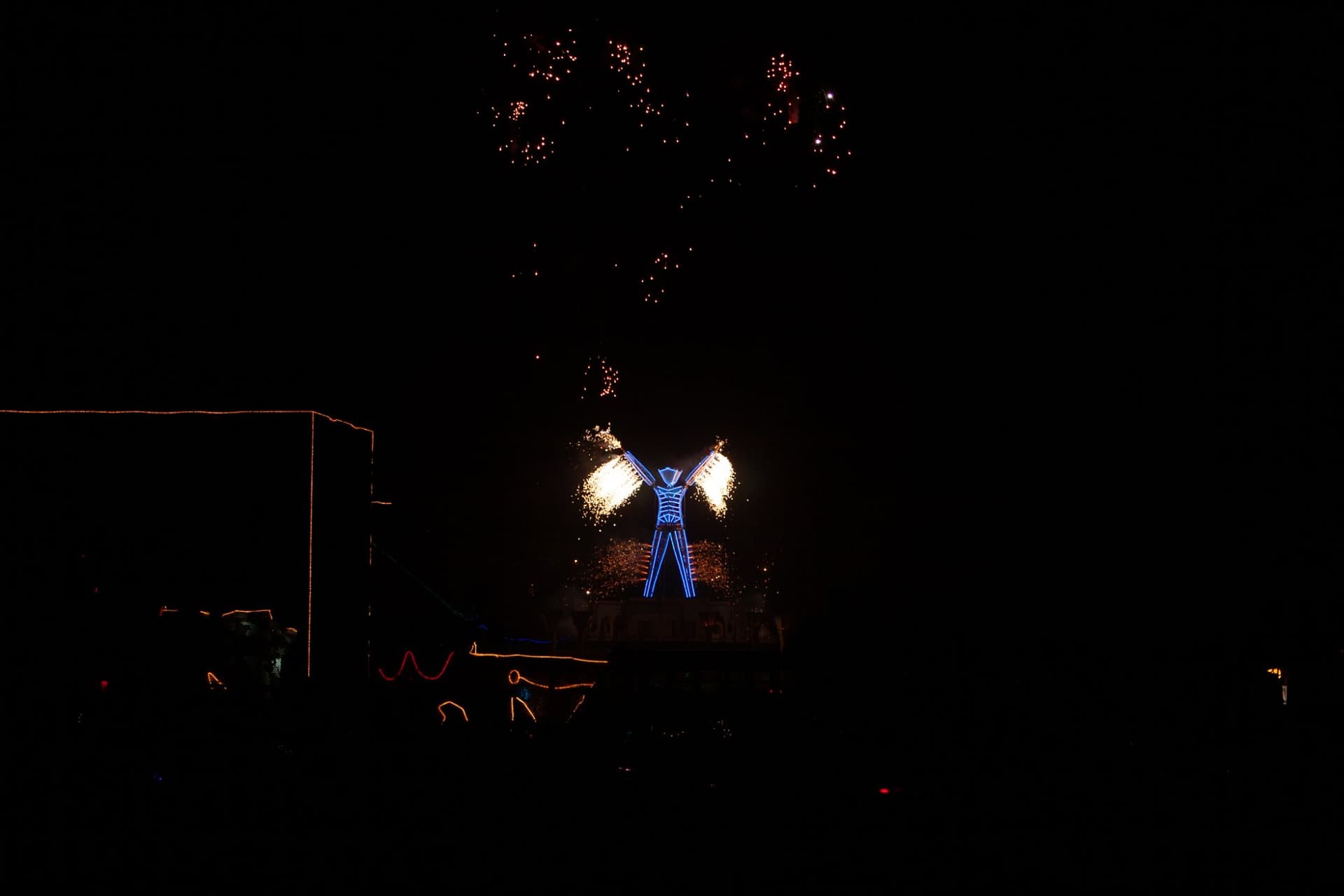 The Man burns with fireworks, 2006 · 6/33