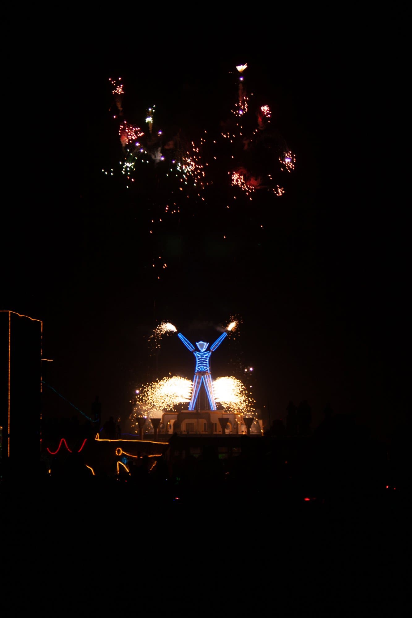 The Man burns with fireworks, 2006 · 9/33