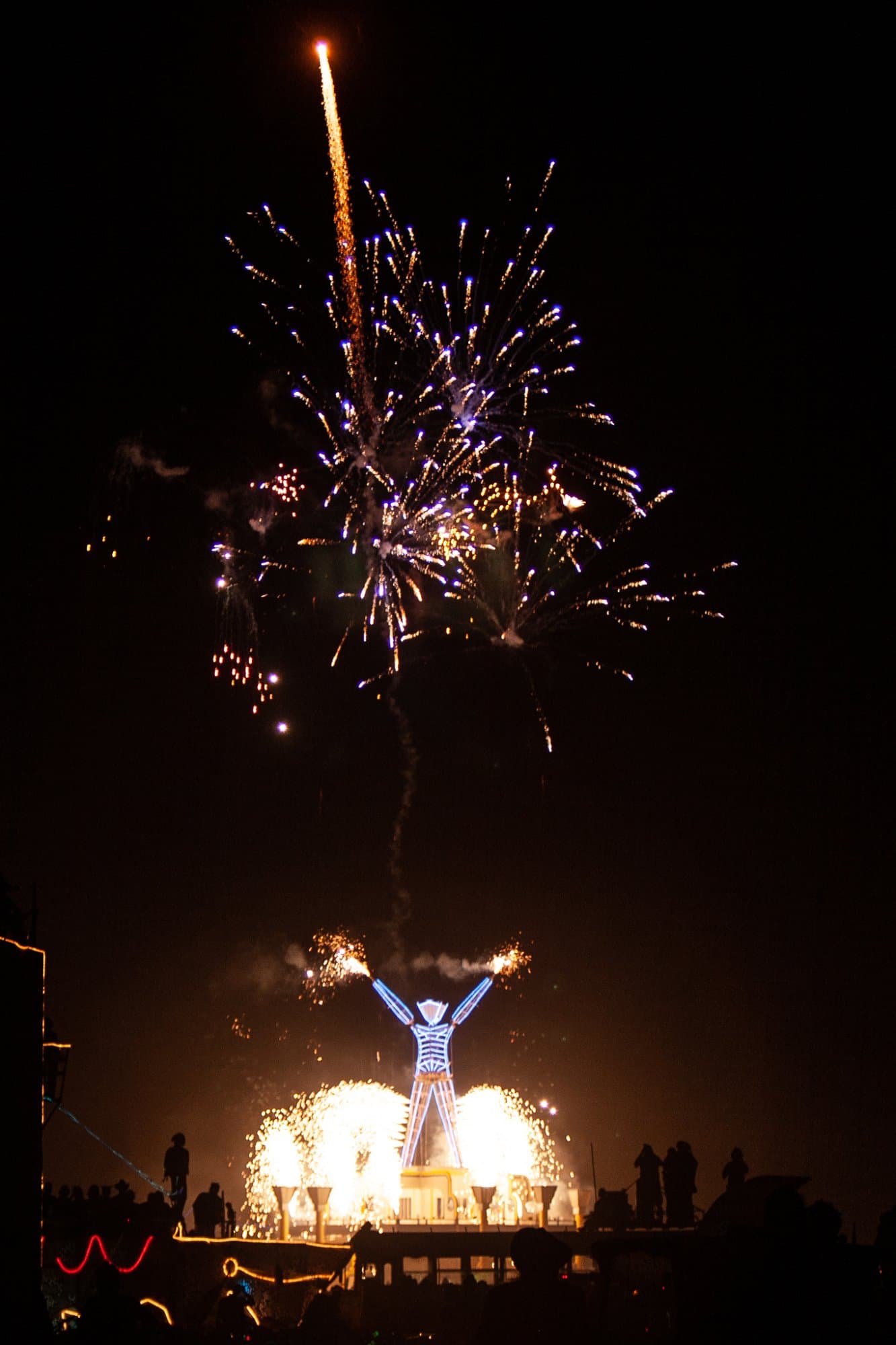 The Man burns with fireworks, 2006 · 12/33