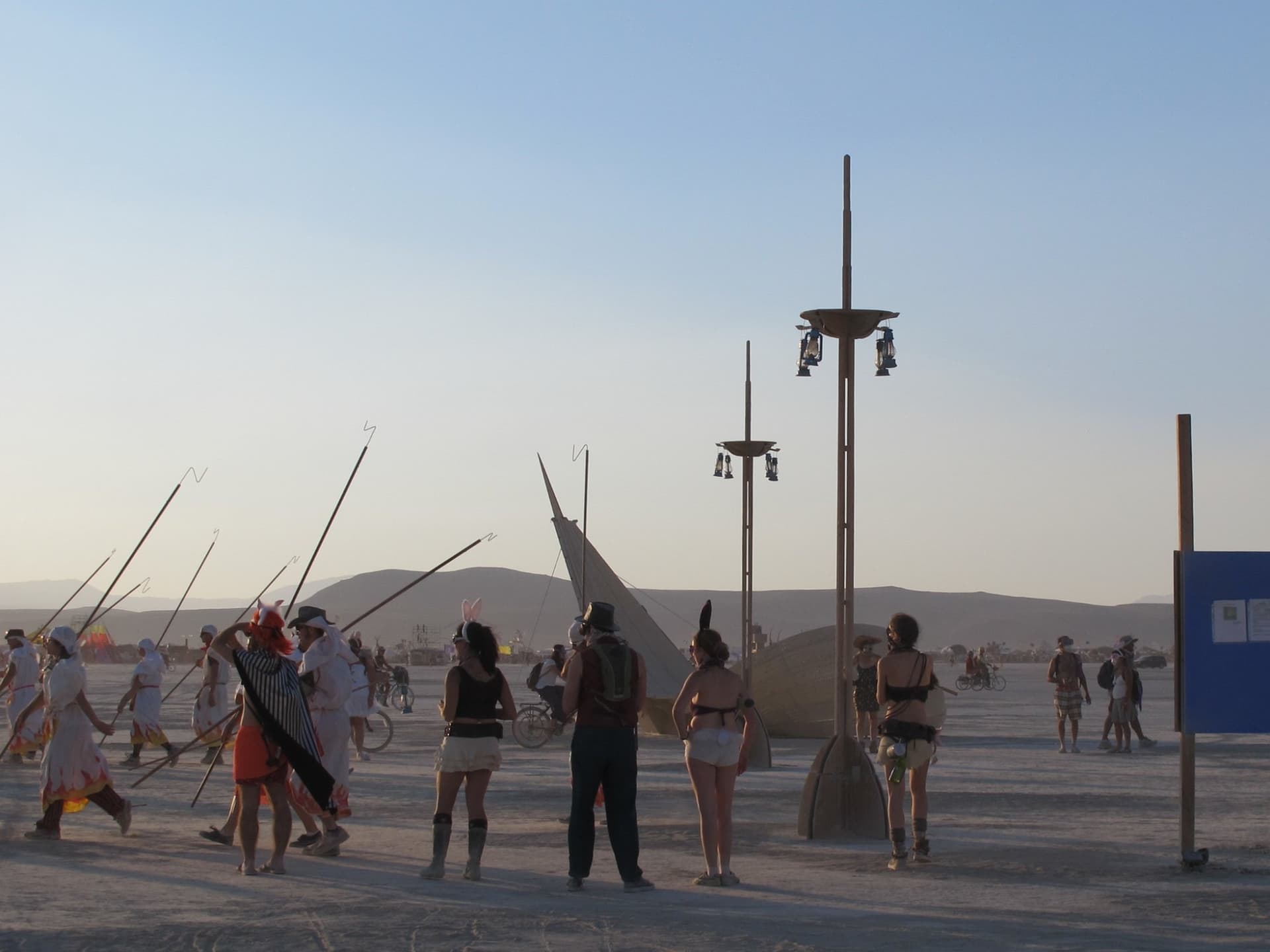 The pole procession · 6/6