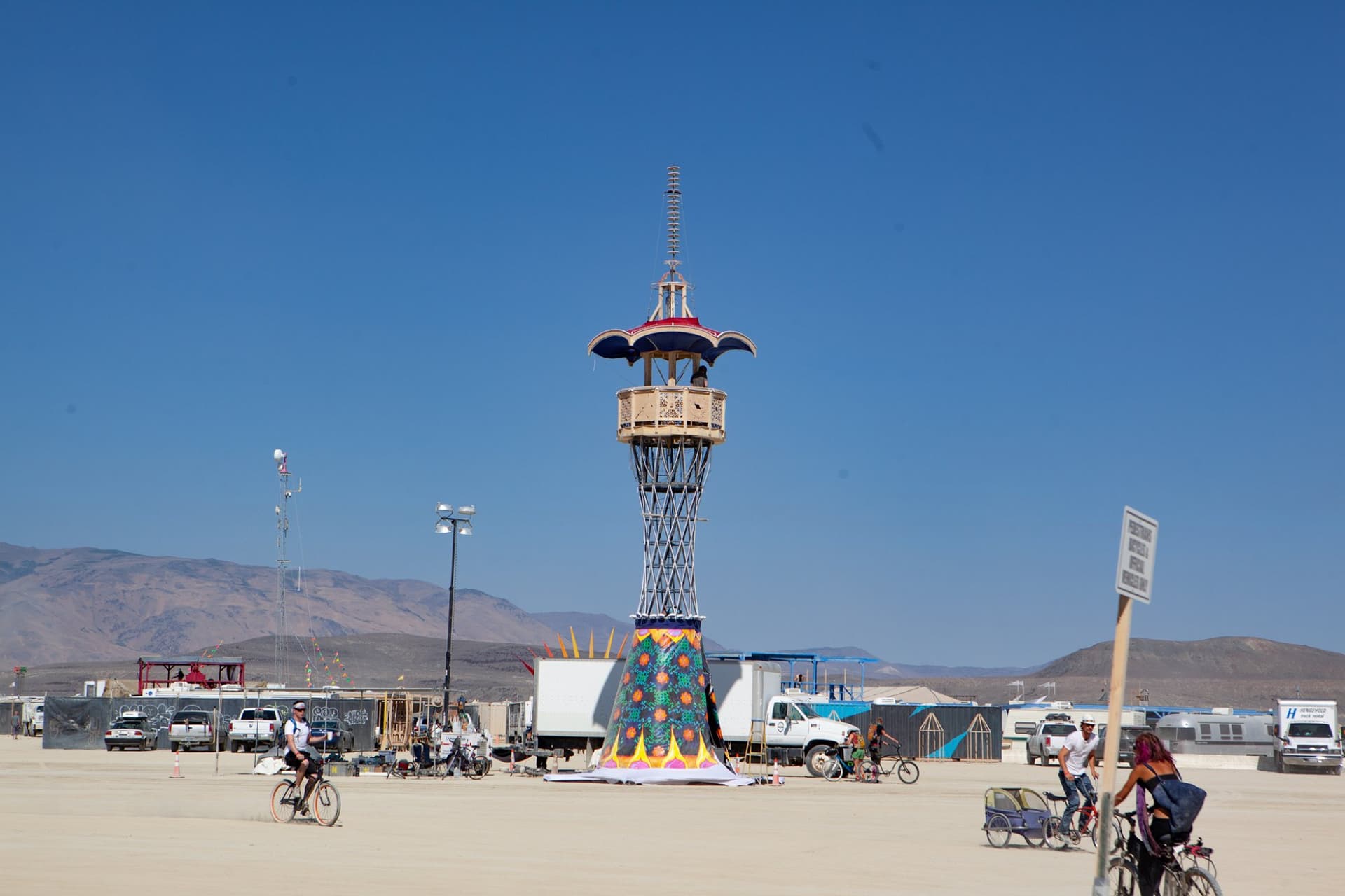 The Caravansary tower · 1/4