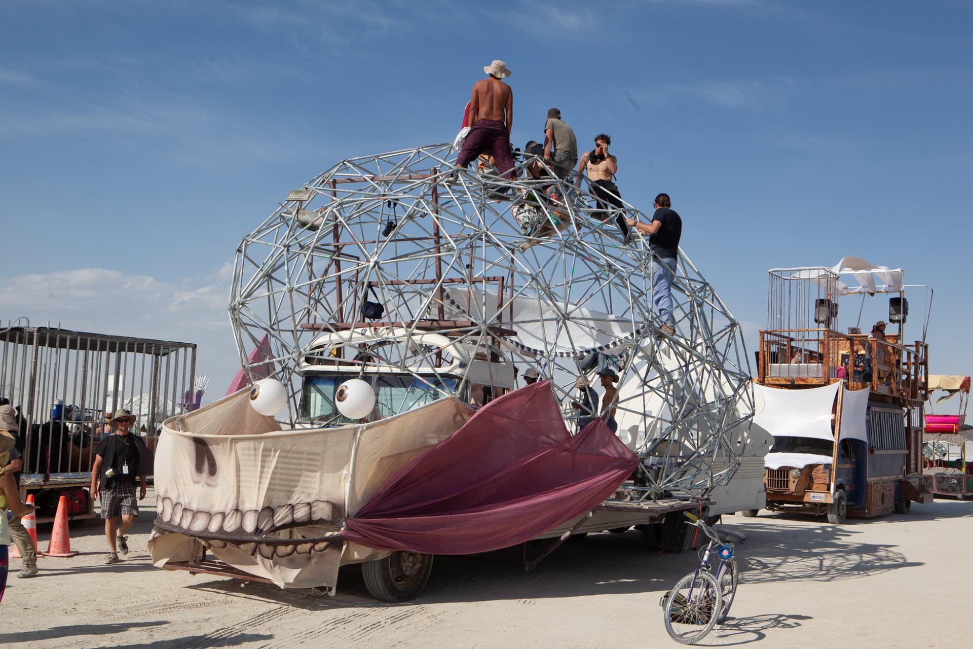 The art-car fleet, day · 3/20