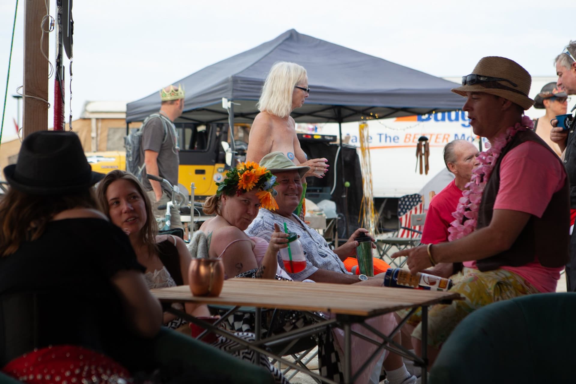 The camp shade party · 14/18