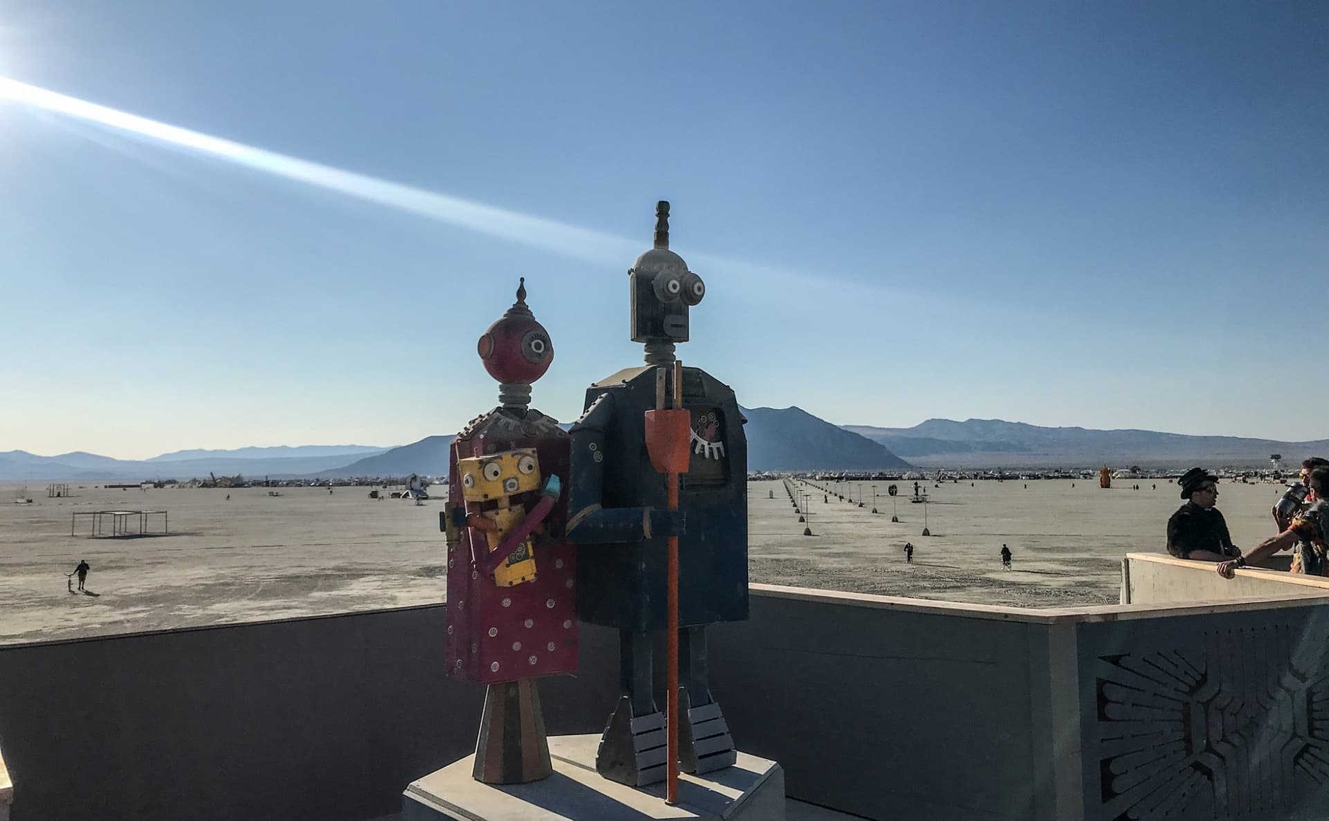 The robot sculptures · 4/17