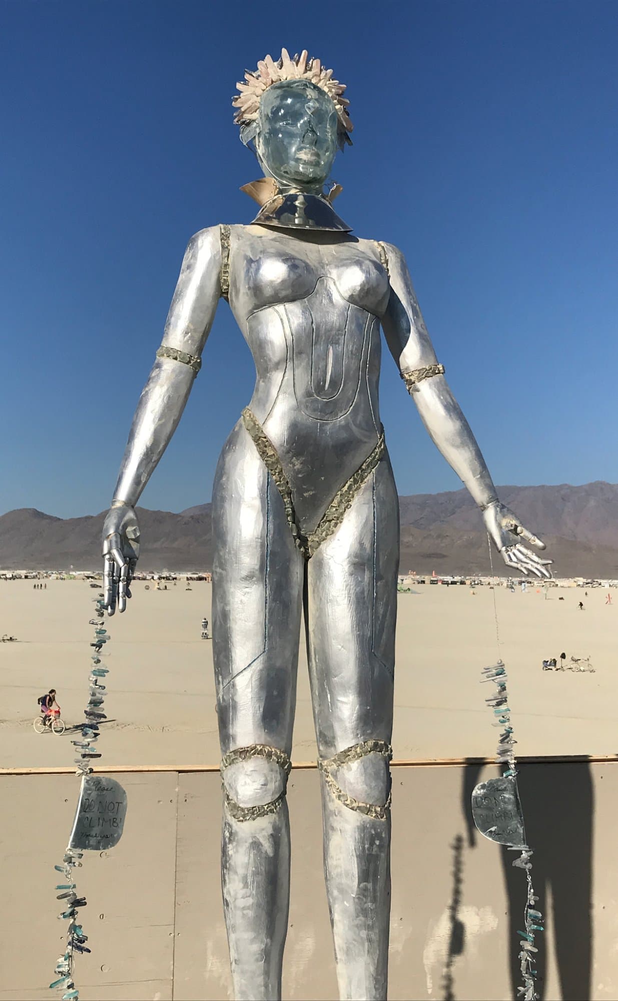 The robot sculptures · 17/17