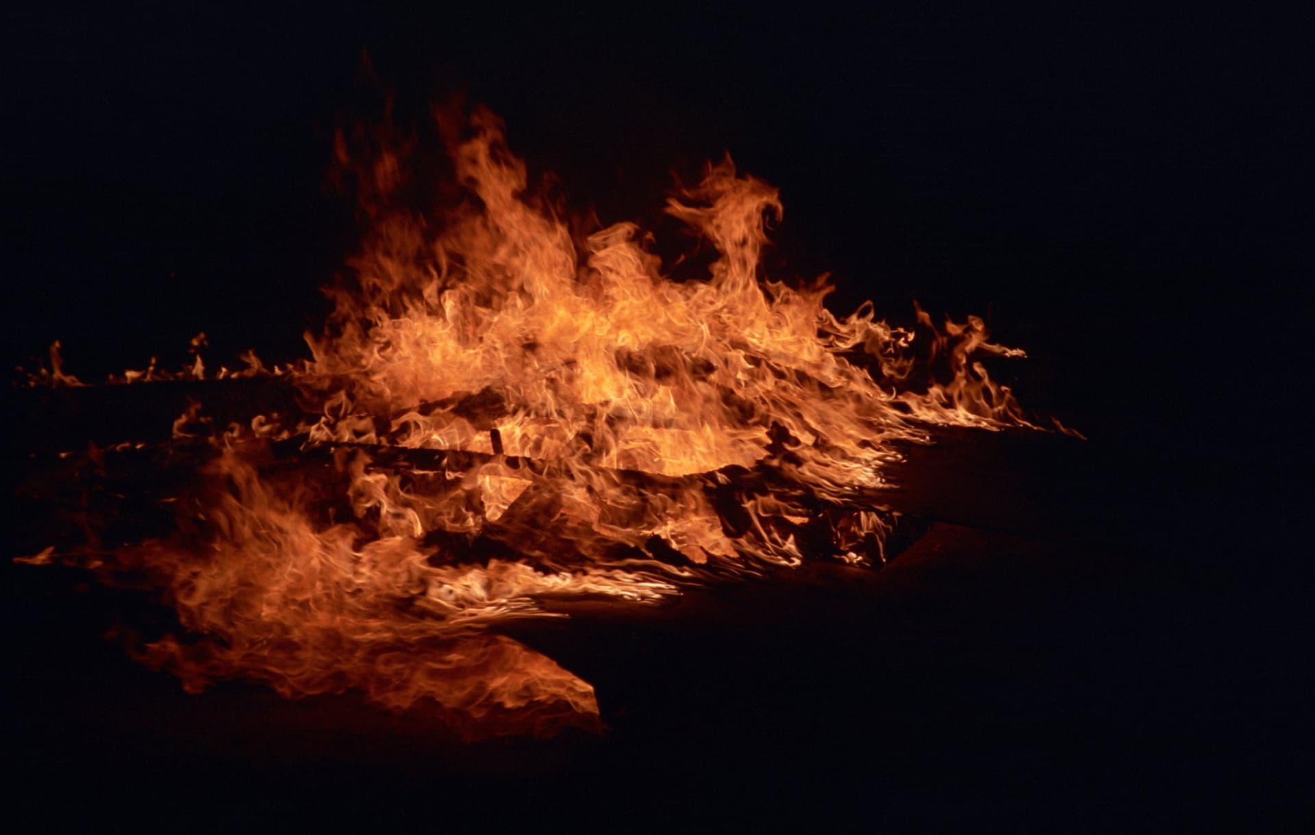 Burning the confession panels · 27/28