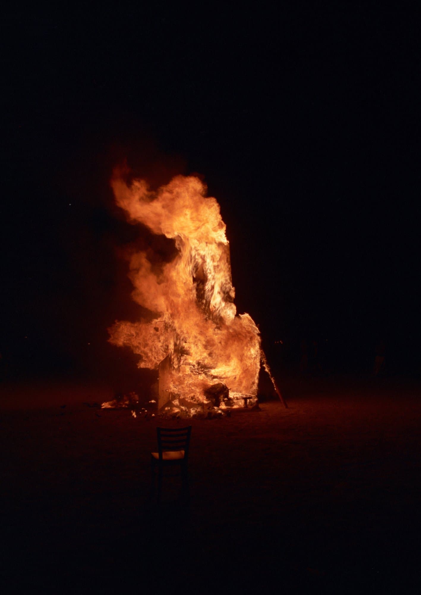 Burning the white shrine · 14/18