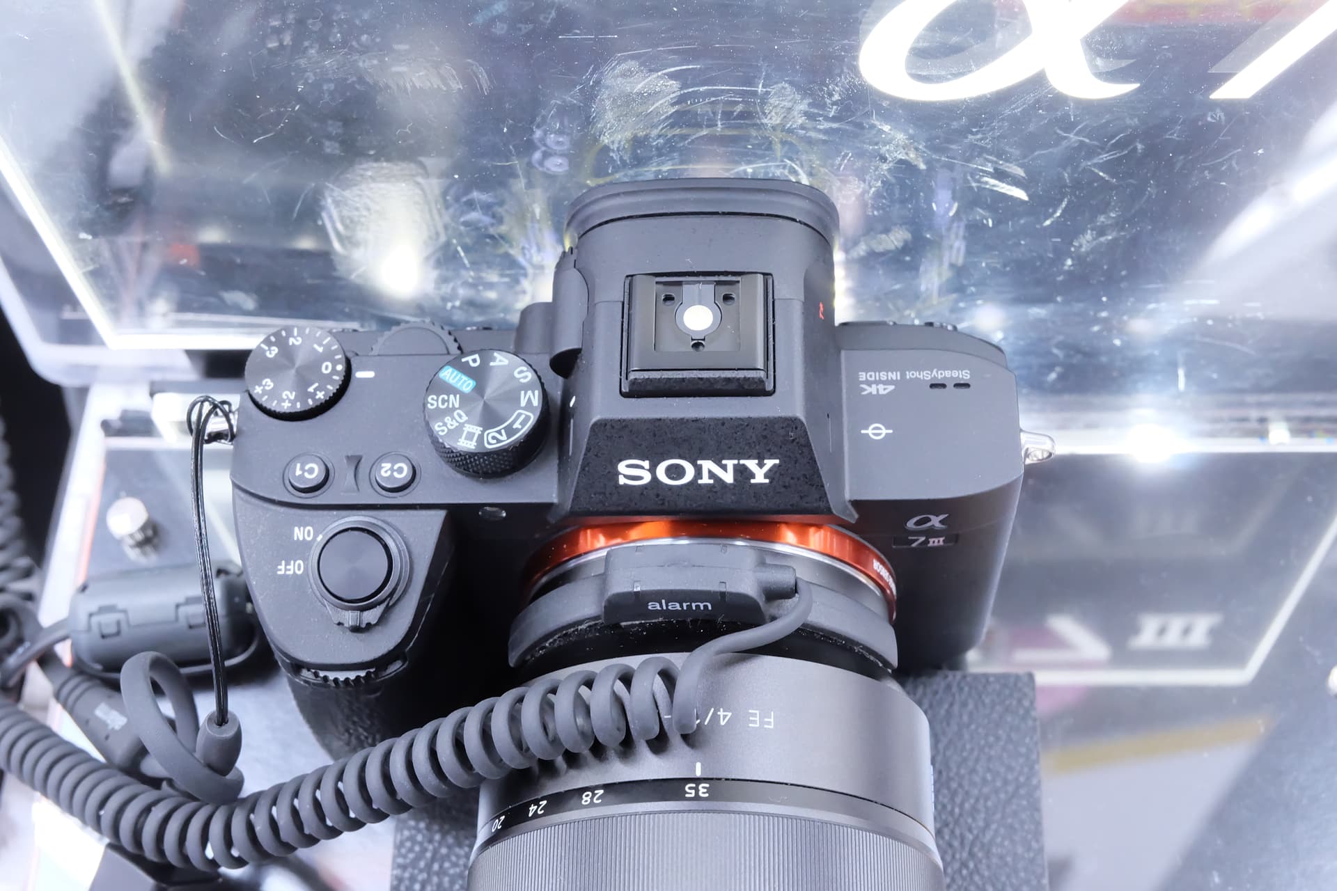A mirrorless camera (2018) (2 of 4)