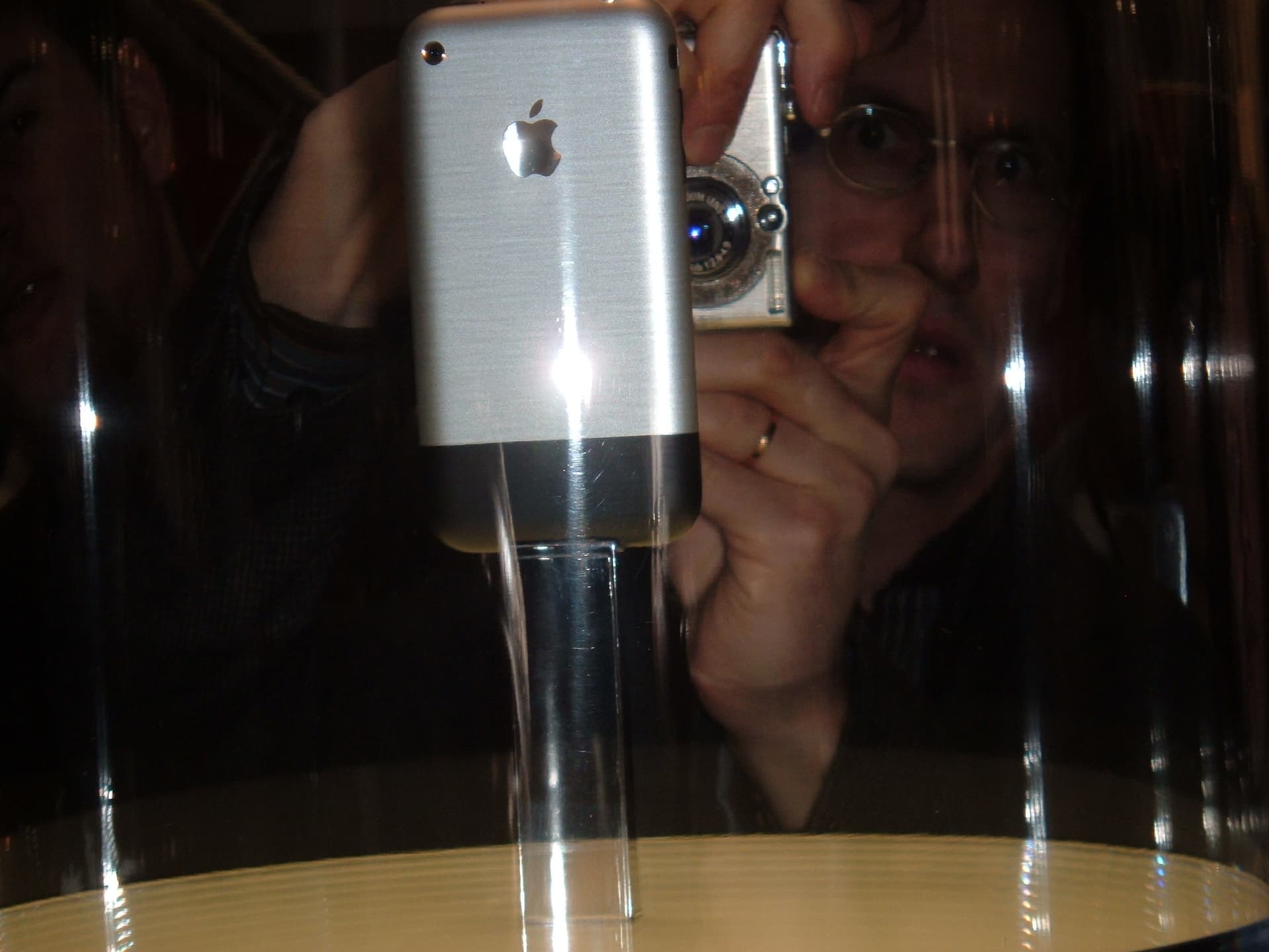 The original iPhone (2007) (2007) (1 of 4)