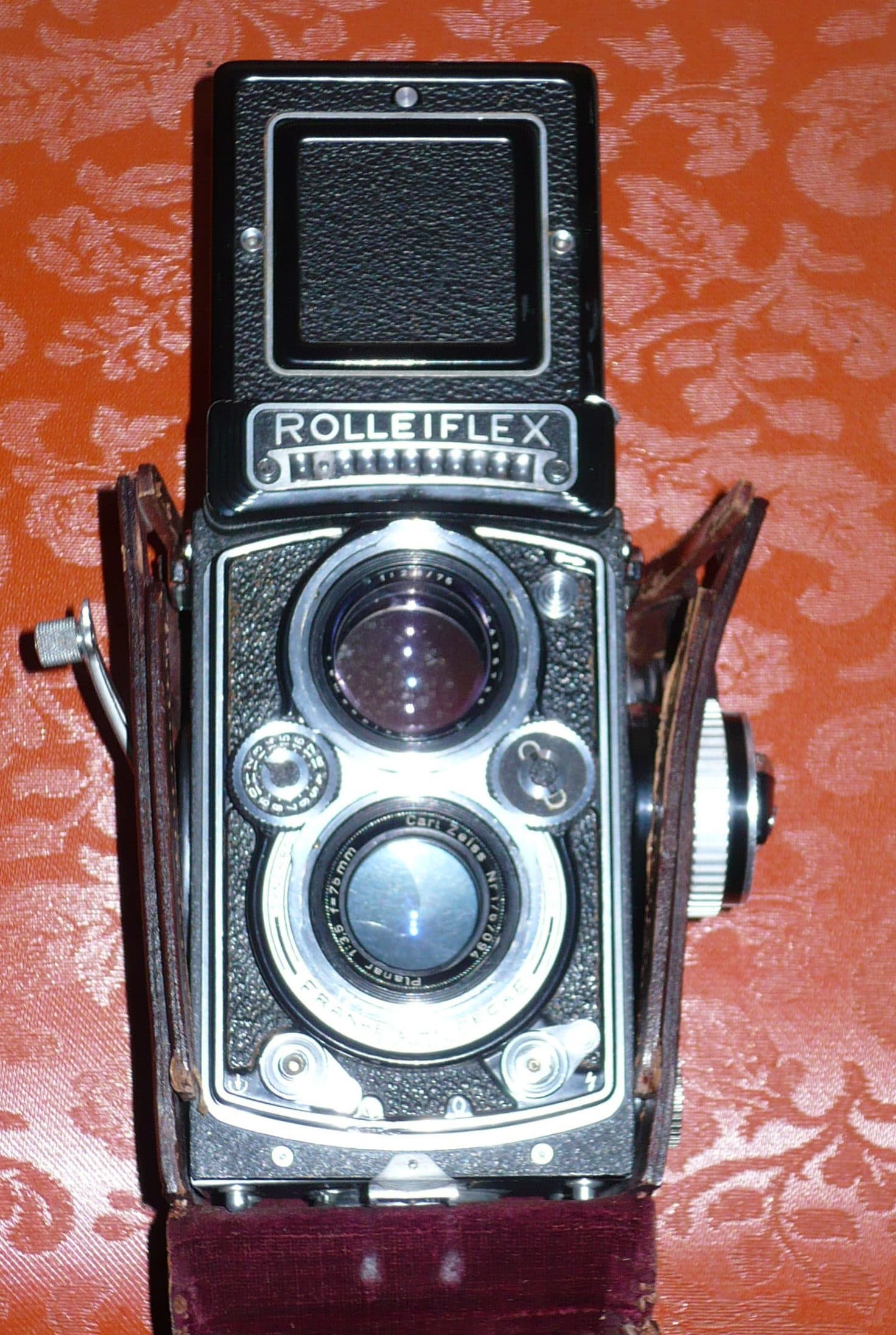 The Rolleiflex TLR (1929) (2 of 4)