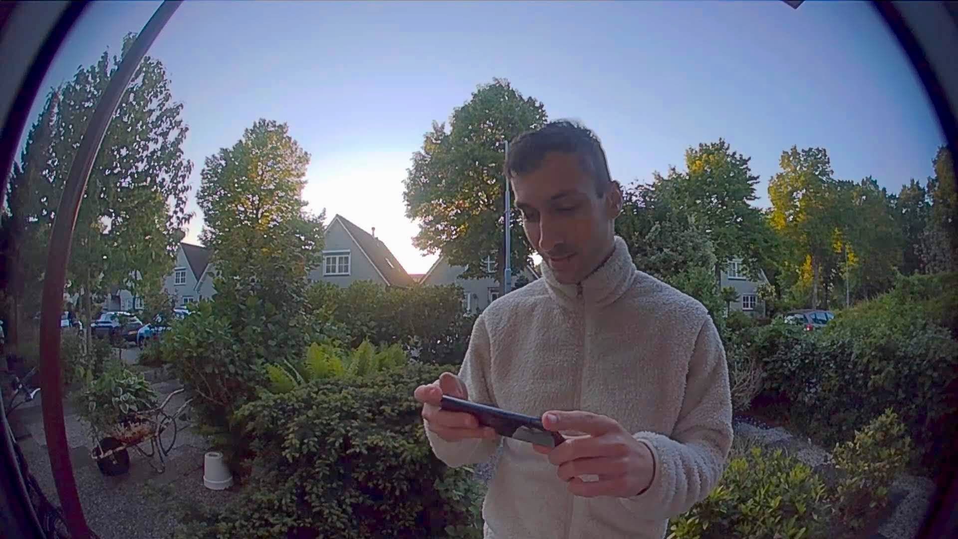 The doorbell camera (2018) (3 of 4)