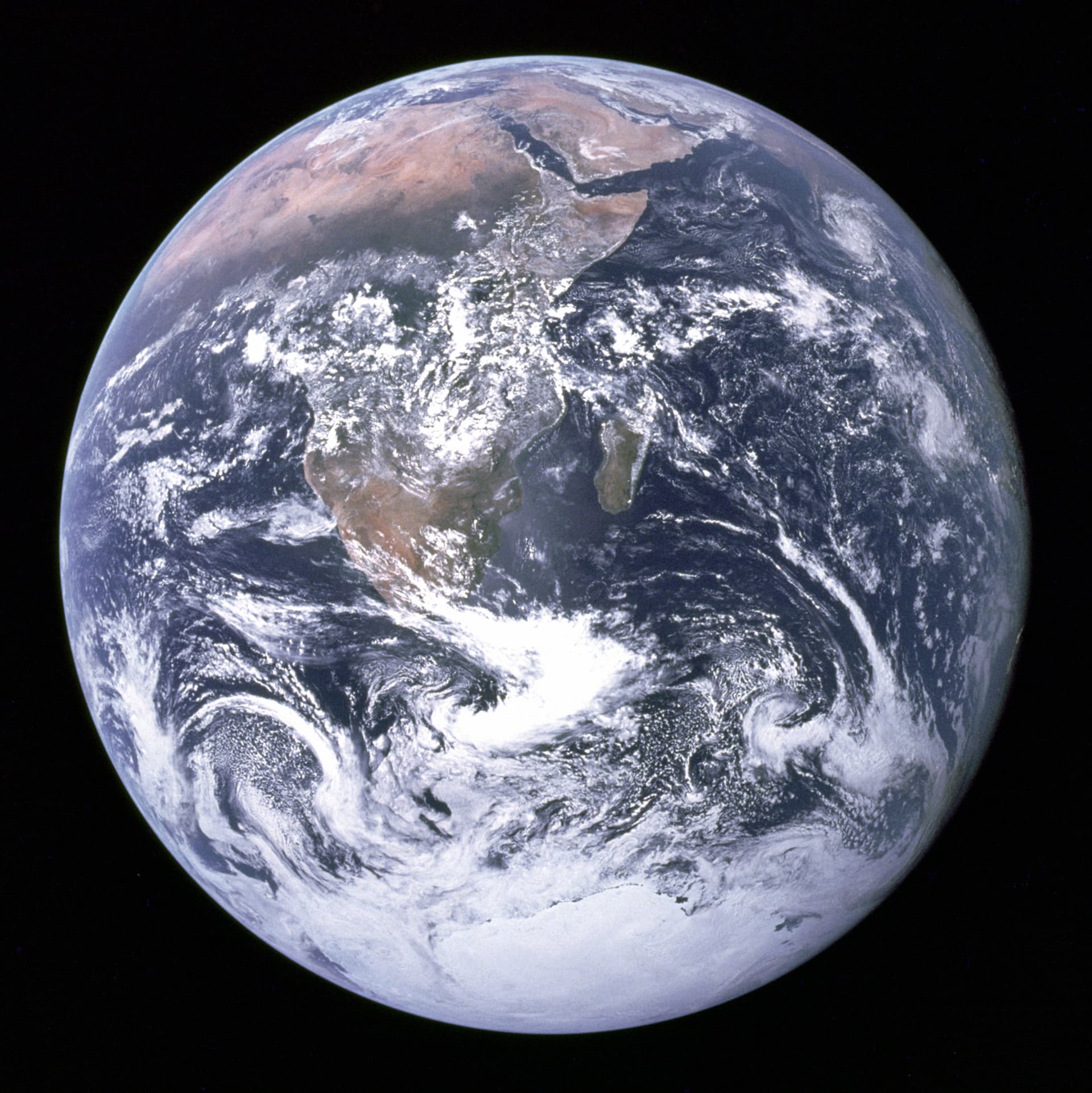 The Hasselblad on the Moon (1969) (3 of 3)