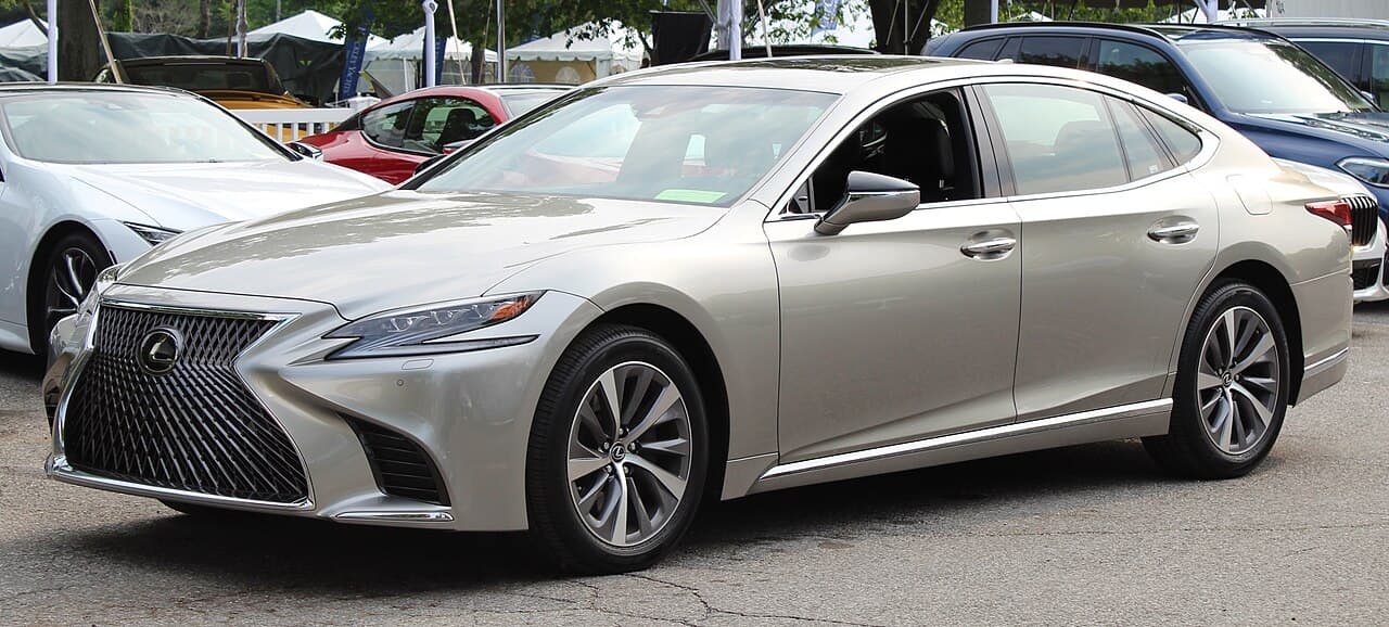 Lexus LS400 - Japan's First German Killer