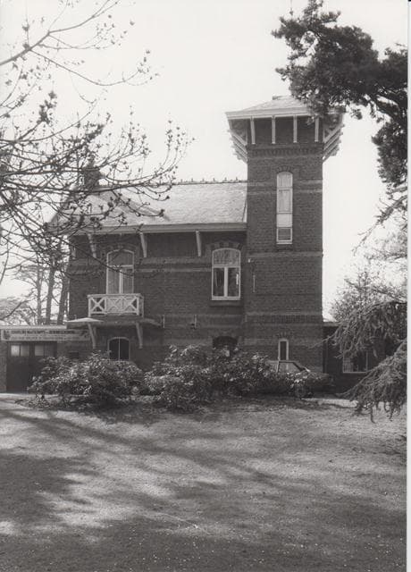 Het dierenasiel in het Citadelpark, april 1980